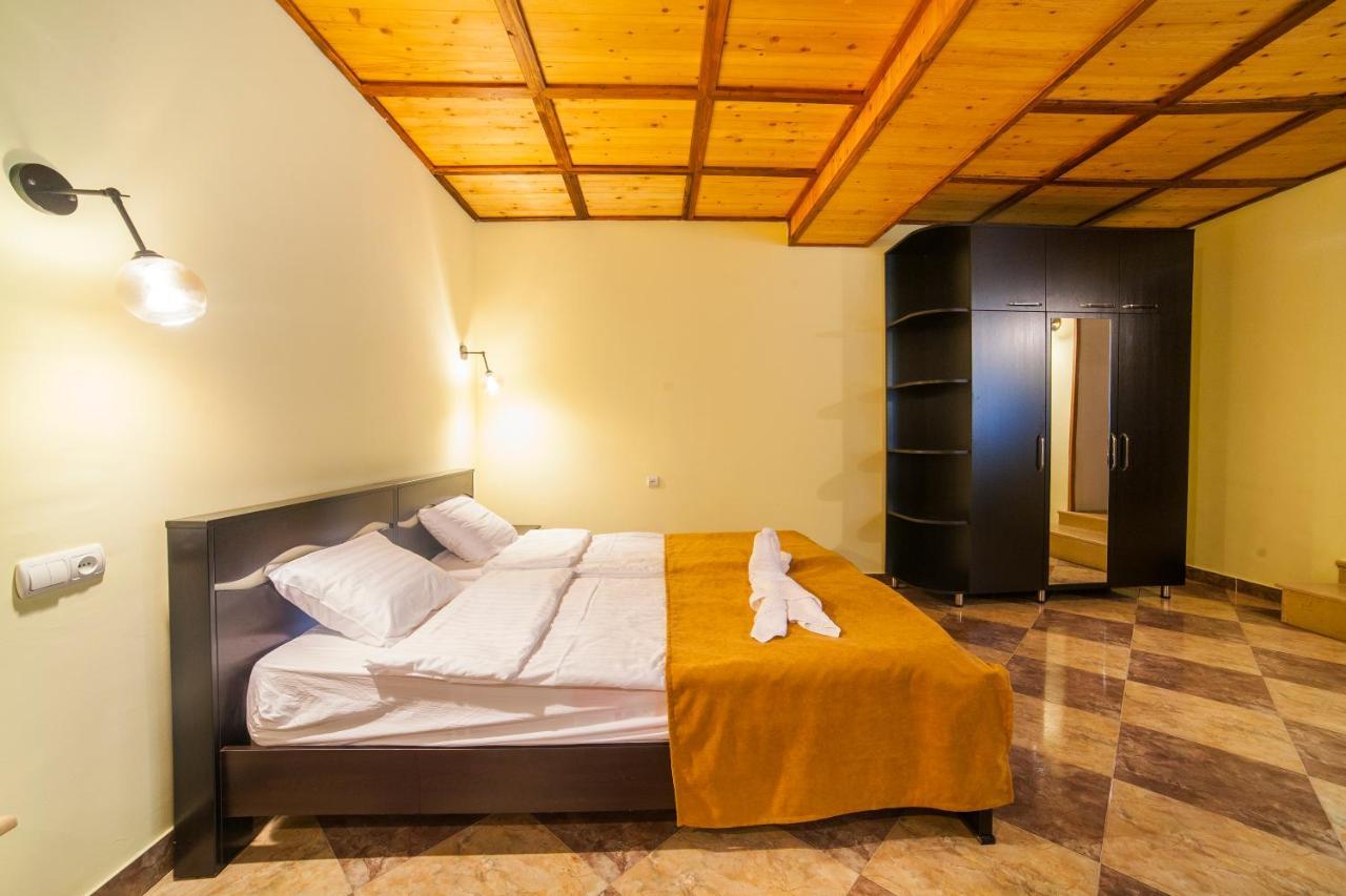 Salomes Apartment Tuti Borjomi Ngoại thất bức ảnh