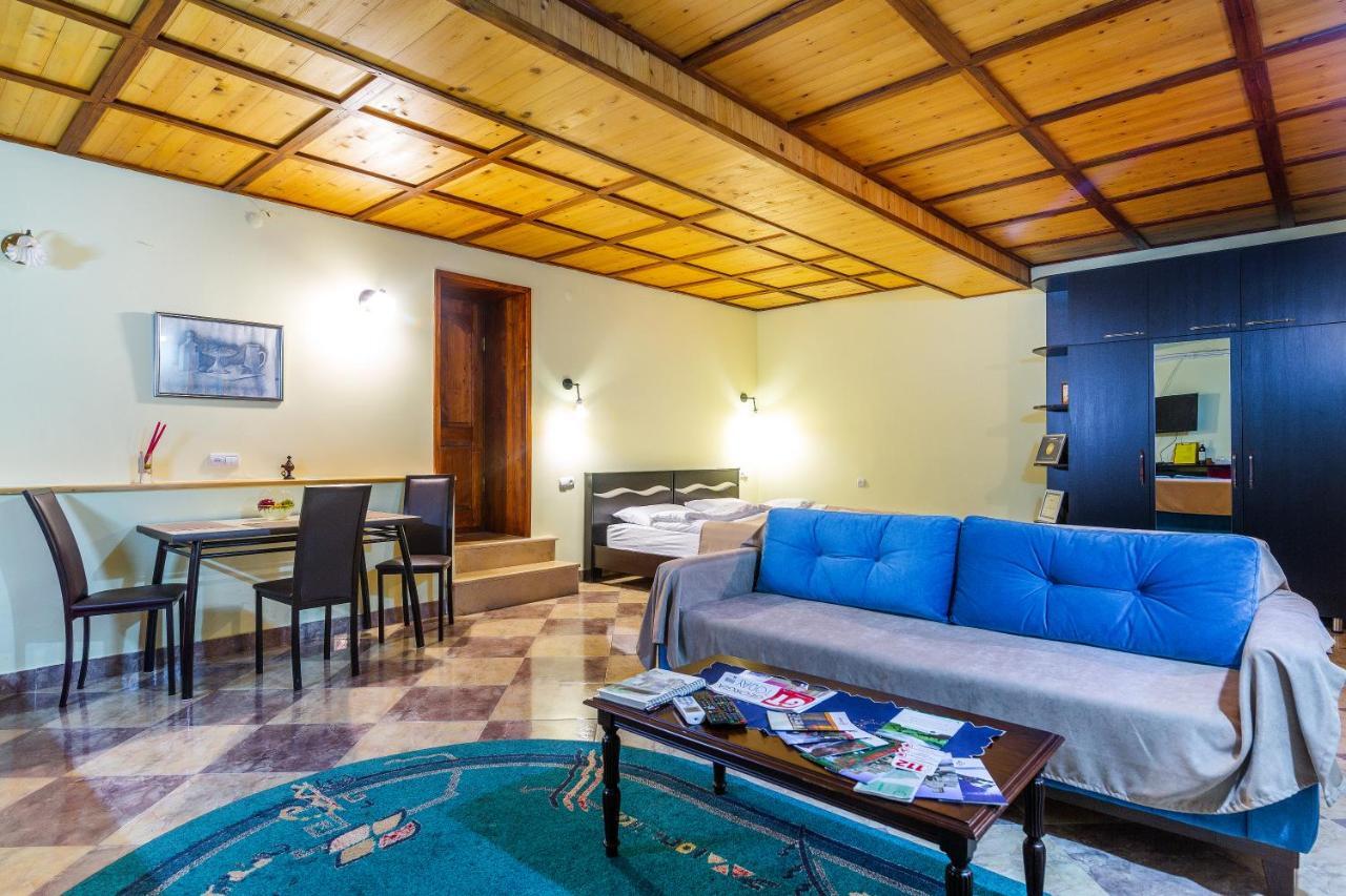 Salomes Apartment Tuti Borjomi Ngoại thất bức ảnh