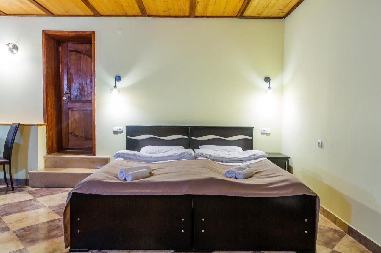 Salomes Apartment Tuti Borjomi Ngoại thất bức ảnh