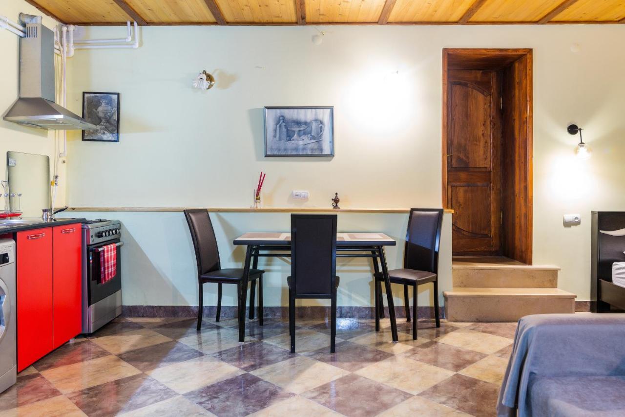 Salomes Apartment Tuti Borjomi Ngoại thất bức ảnh